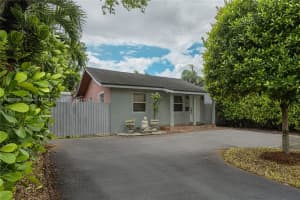 3410 Sw 24th St, Miami