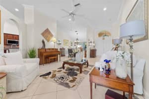 805 Lake Blvd Weston, FL 33326 - MLS#A11888085