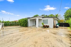 420 Nw 44th Ave Miami, FL 33126 - MLS#A11888092