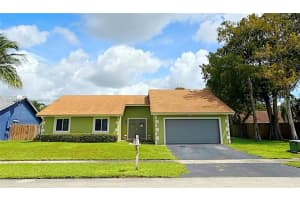7952 Nw 51st Ct, Lauderhill