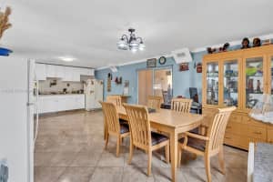 2041 Wellington Rd West Palm Beach, FL 33409 - MLS#A11888185