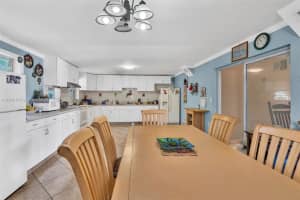 2041 Wellington Rd West Palm Beach, FL 33409 - MLS#A11888185