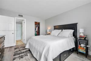 116 Lake Emerald Dr 102 Oakland Park, FL 33309 - MLS#A11888275