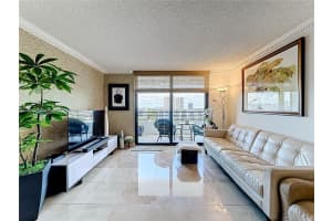 500 Three Islands Blvd 613 Hallandale Beach, FL 33009 - MLS#A11888395