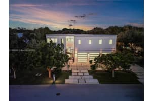 9101 Sw 69th Ct, Pinecrest