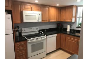 9375 Fontainebleau Blvd L219 Miami, FL 33172 - MLS#A11888611