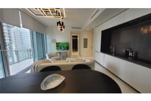 300 Biscayne Blvd Way 2908, Miami