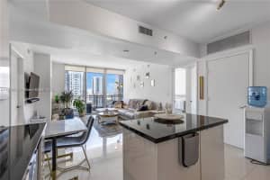 92 Sw 3rd St 3012 Miami, FL 33130 - Off Market