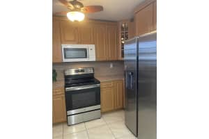 8285 Sunrise Lakes Blvd 202 Sunrise, FL 33322 - MLS#A11888661