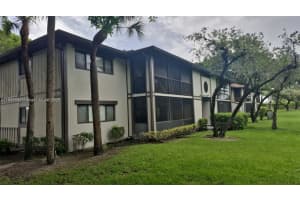 9459 W Mcnab Rd 215, Tamarac