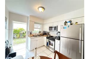 1049 Sw 3rd St 1 Hallandale Beach, FL 33009 - MLS#A11888694