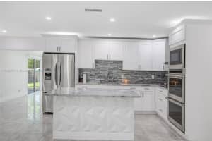 305 E 6 St Lehigh Acres, FL 33975 - MLS#A11888702