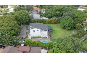 507 Hunting Lodge Dr, Miami Springs