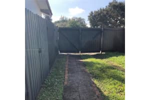 6819 Sw 15th St Rear Pembroke Pines, FL 33023 - MLS#A11888742