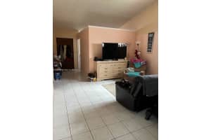 2566 W 73rd Pl Hialeah, FL 33016 - MLS#A11888759