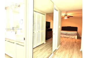 601 Ives Dairy Rd 101-8 Miami, FL 33179 - MLS#A11888767