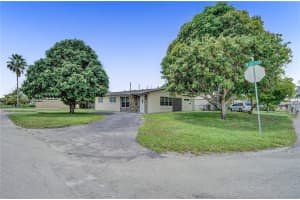 6540 Mckinley St Hollywood, FL 33024 - MLS#A11888841