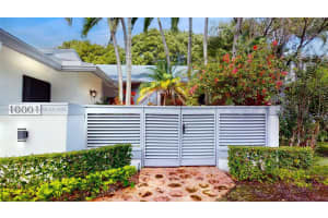 10001 Nw 52nd Ter Doral, FL 33178 - MLS#A11888916