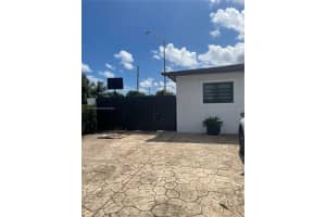 390 E 53rd St Hialeah, FL 33013 - MLS#A11889010