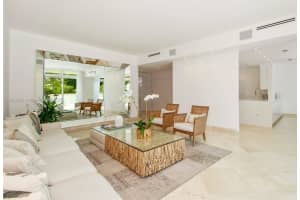 50 S Pointe Dr Twn2 Miami Beach, FL 33139 - MLS#A11889038