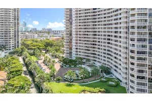 1000 W Island Blvd 2208 Aventura, FL 33160 - MLS#A11889060