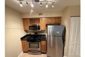 2820 N Oakland Forest Dr 102 Oakland Park, FL 33309 - MLS#A11889065