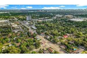 605 Ne 164th St, Miami