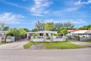 2580 Sw 69th Ave, Miami