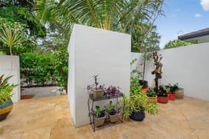 6345 Maynada St Coral Gables, FL 33146 - MLS#A11889185