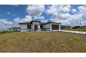 9054 Lamkin Cir Lehigh Acres, FL 33935 - MLS#A11889199