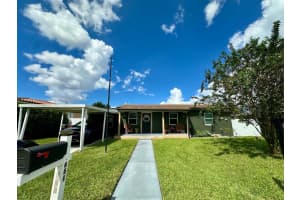 651 E 38th St, Hialeah