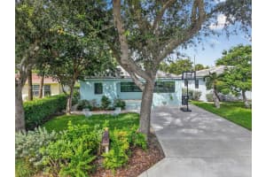 1027 S Palmway Lake Worth, FL 33460 - MLS#A11889260