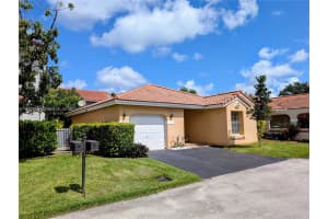 1405 Seagrape Cir Weston, FL 33326 - MLS#A11889266