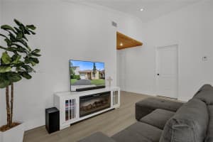 1405 Seagrape Cir Weston, FL 33326 - MLS#A11889266