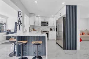 6320 Harding St Hollywood, FL 33024 - MLS#A11889276