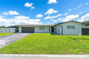 1621 Nw 85th Way, Pembroke Pines
