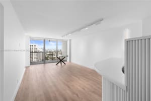 2655 Collins Ave 2408 Miami Beach, FL 33140 - MLS#A11889303