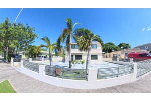 851 E 17th St B Hialeah, FL 33010 - MLS#A11889315