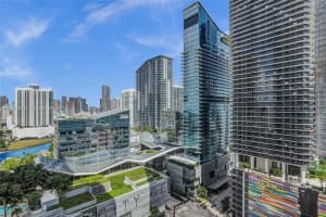 55 Sw 9th St 2201, Miami