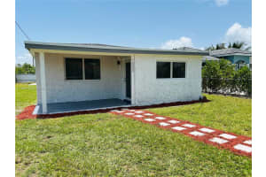 12220 Sw 216th St, Miami