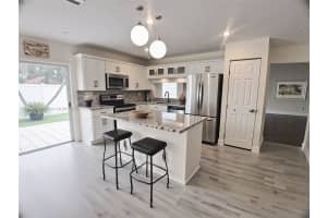 9944 Nw 2nd Ct 9944 Plantation, FL 33324 - MLS#A11889430