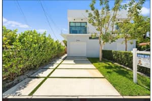 3174 Sw 23rd Ter, Miami