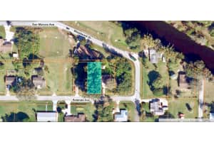 1706 Avienda Ave Fort Pierce, FL 34946 - MLS#A11889484