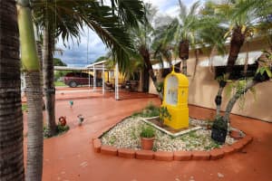 2541 W 10th Ave Hialeah, FL 33010 - MLS#A11889602