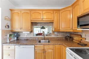 4701 Nw 34th St 511 Lauderdale Lakes, FL 33319 - MLS#A11889619
