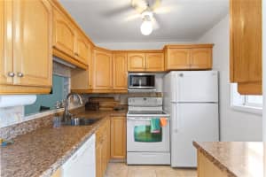 4701 Nw 34th St 511 Lauderdale Lakes, FL 33319 - MLS#A11889619