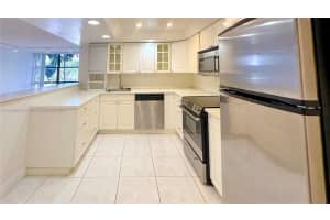 800 Parkview Dr 323 Hallandale Beach, FL 33009 - MLS#A11889658