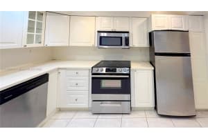 800 Parkview Dr 323 Hallandale Beach, FL 33009 - MLS#A11889658