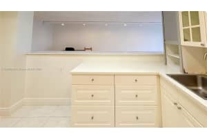 800 Parkview Dr 323 Hallandale Beach, FL 33009 - MLS#A11889658