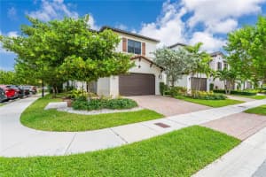 9881 W 34th Ave Hialeah, FL 33018 - MLS#A11889668